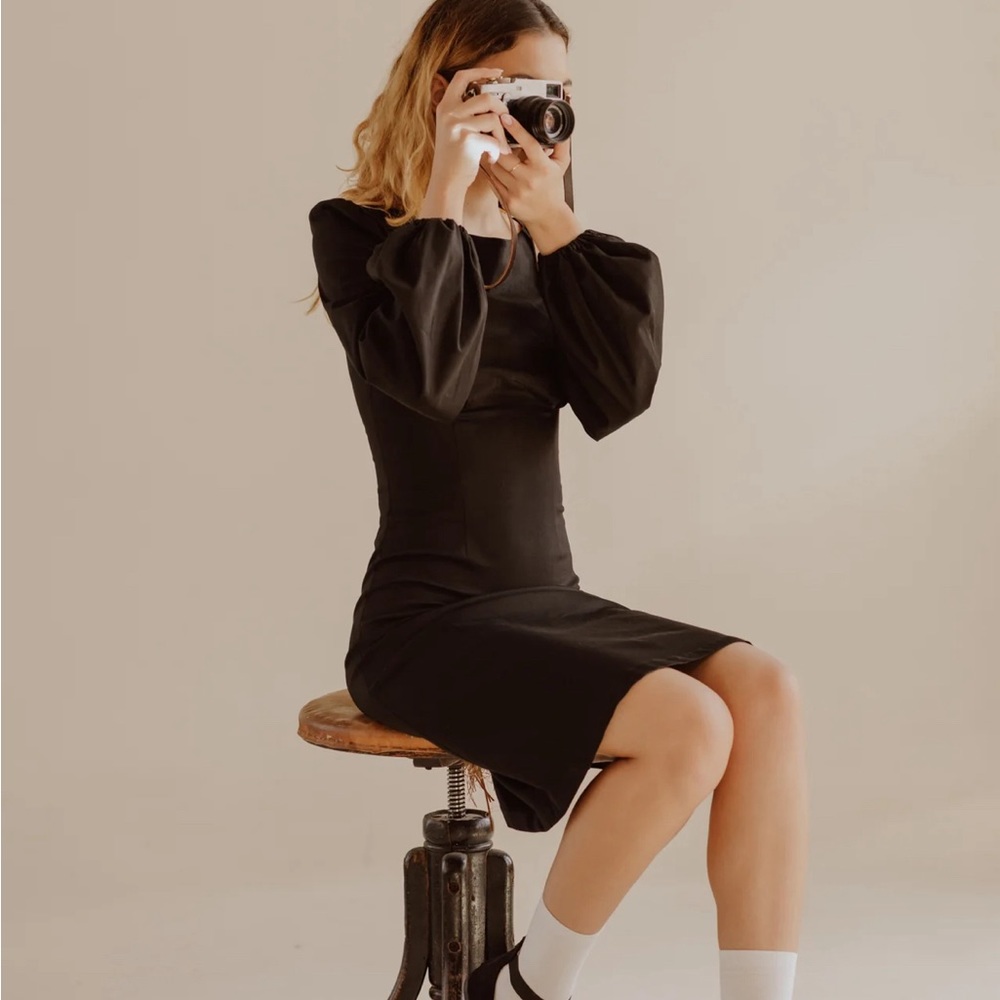 Black Puff-Sleeve Midi Dress - Women - Picture 4 of 9